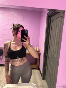 Sweaty gal after leg day part 2