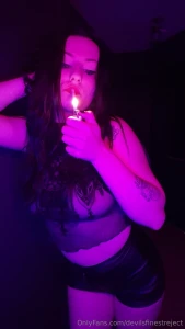 Is elegant smoking still sexy