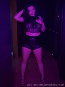 Is elegant smoking still sexy part 4