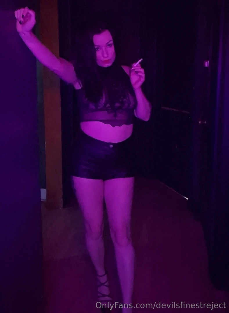 Is elegant smoking still sexy part 3 