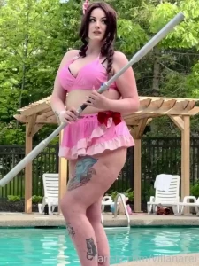 A couple cute videos from my swimsuit aerith cosplay shoot fyp cosplay part 2