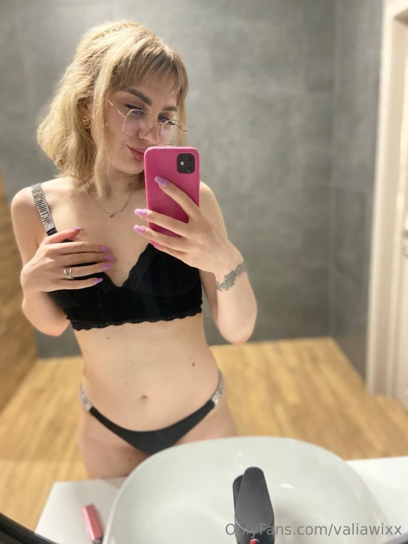 I decided to do a whole photo shoot i really liked the location hope 