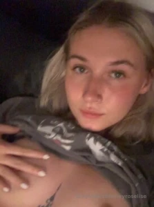 Hold me like i m the only thing keeping you grounded