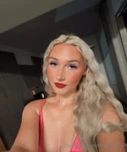 Would u take me on a date and be my boyfriend