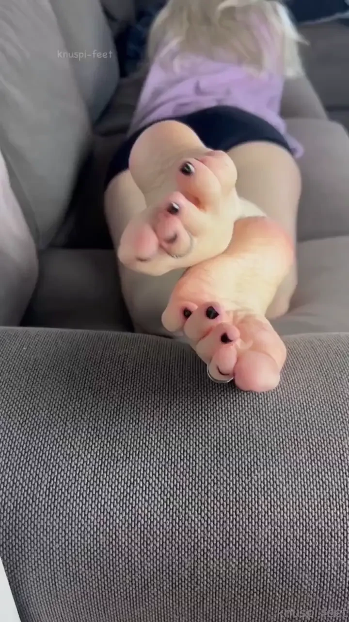 Just ignoring you on valentine s day until you start worshipping my 