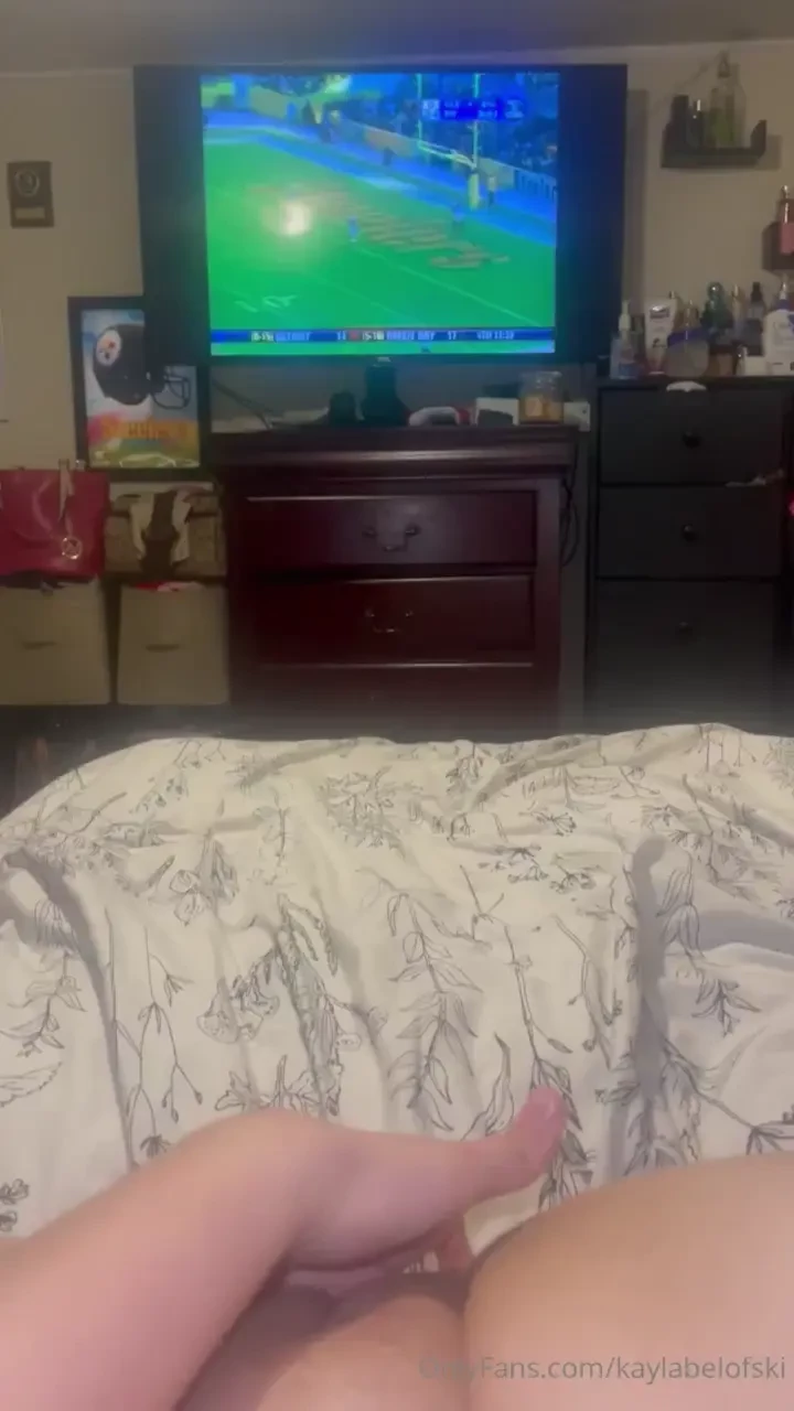 Would u eat me while watching football what s your favorite team could 