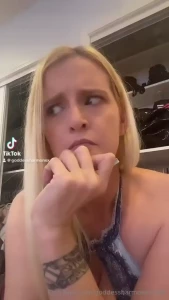 It s cuz i m a bitch