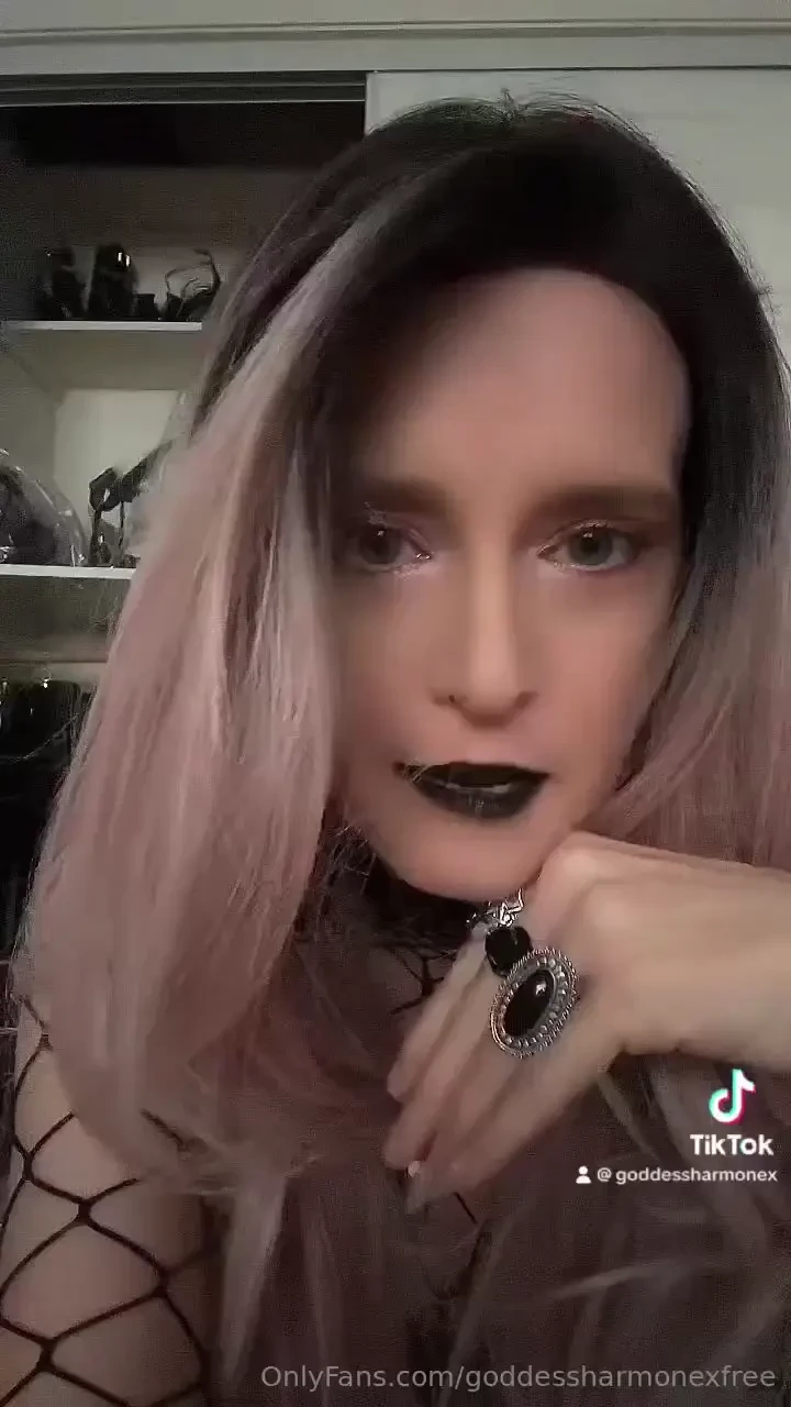 Tell me all your dirty little secrets 