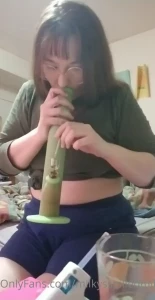 Here is me taking some dabs and bong rips shatter turns me on but each part 1