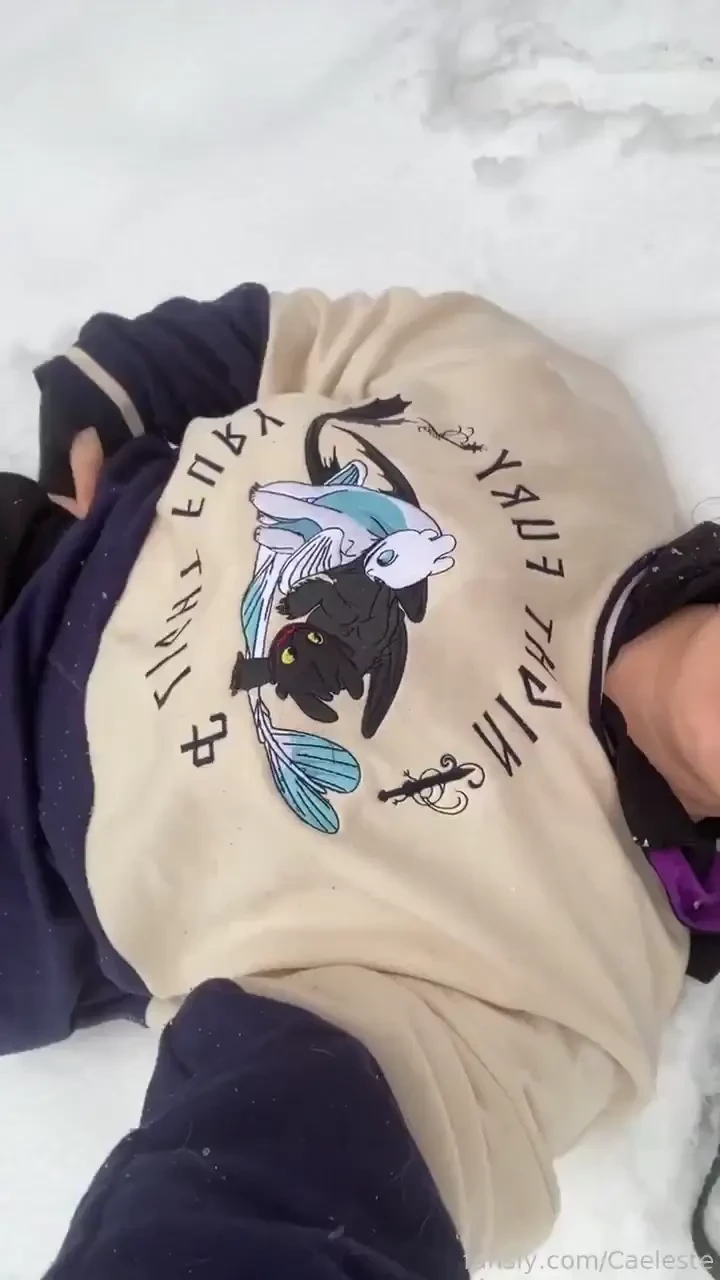 Snow outside hugetits naturaltits 