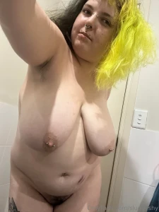 First post from the new place before a shower my hair when it s