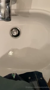 Jerking off in the bathroom sometimes i m just too horny in everydays