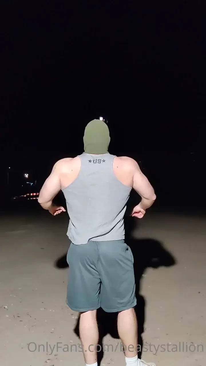 Posing last summer lt 3 who wants to see more muscleworship and hair 