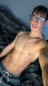 Just dm ed you a hot 32 minute video with a happy ending and a tasty