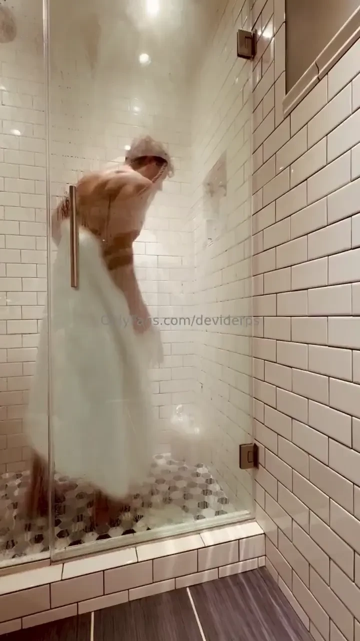 Do you guys wanna see more shower content 