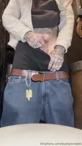Who else gets horny at work