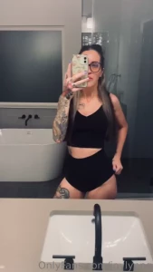 Tip me 5 bby and dm me and i ll send you a surprise