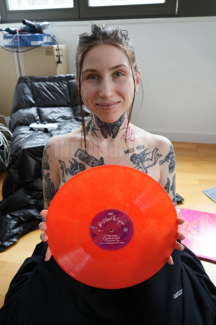 Ffne diesen post um zu sehen was sich hinter der schallplatte verbirgt 