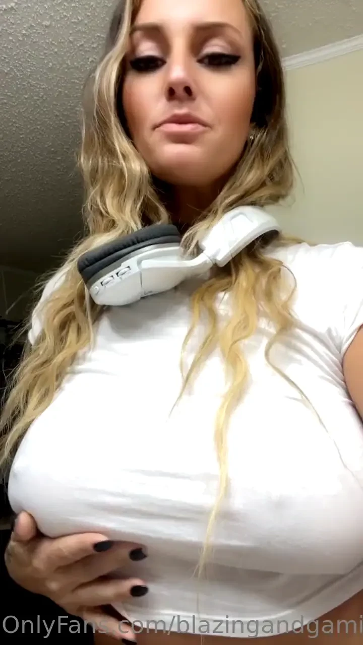 Playing cod decided to feel my titties up between matches 