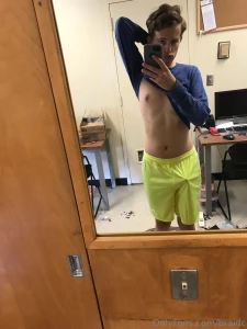 I was digging through my phone and found a lot of pics vids i made part 9