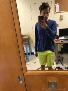 I was digging through my phone and found a lot of pics vids i made part 8