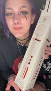 Yall wanted the vid my fianc scrubbed it for me and said nothing looks