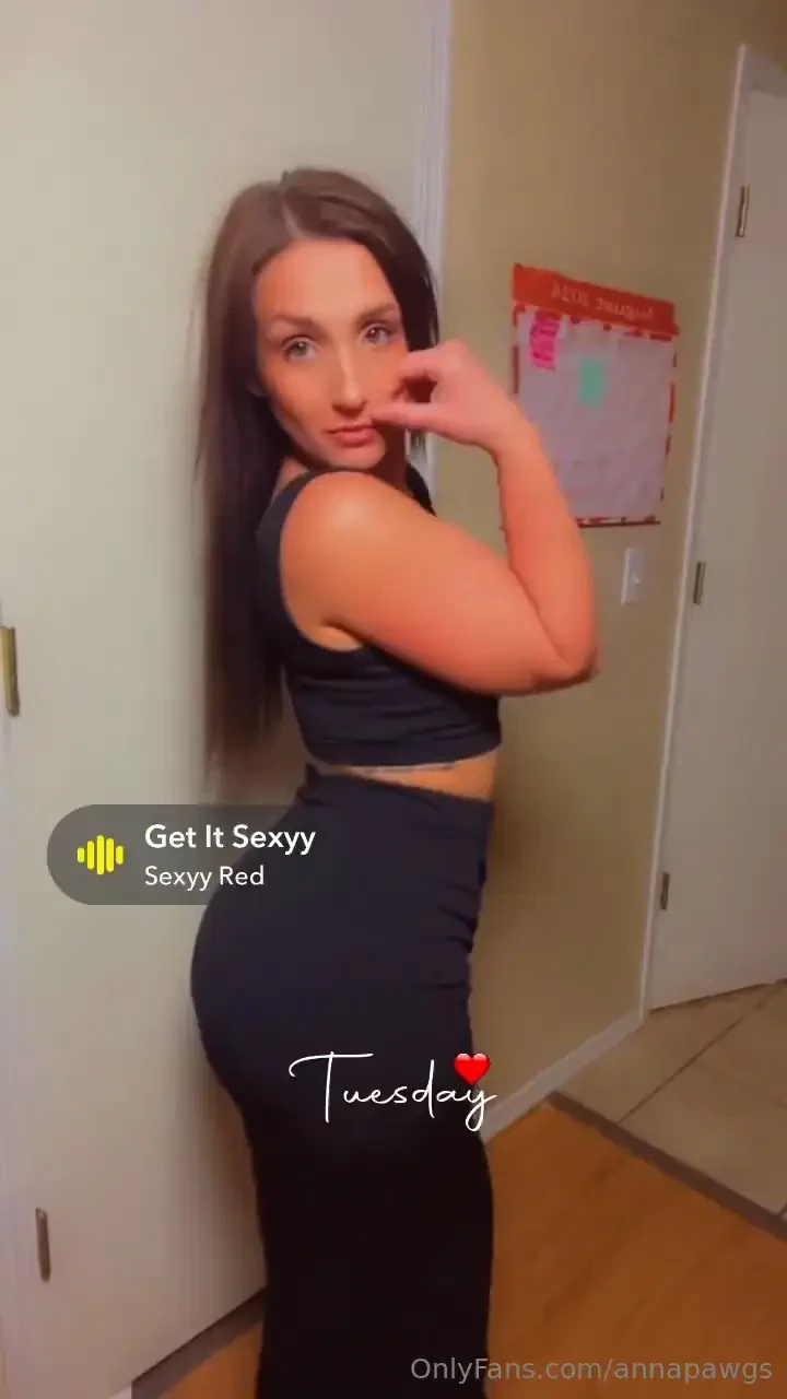 Dm me im bored amp hornyyy taking special content orders for the next 