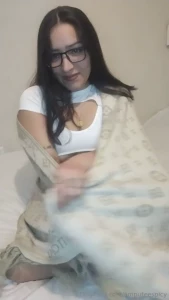 Come warm up with me for 5 56 minutes please babe it s winter here