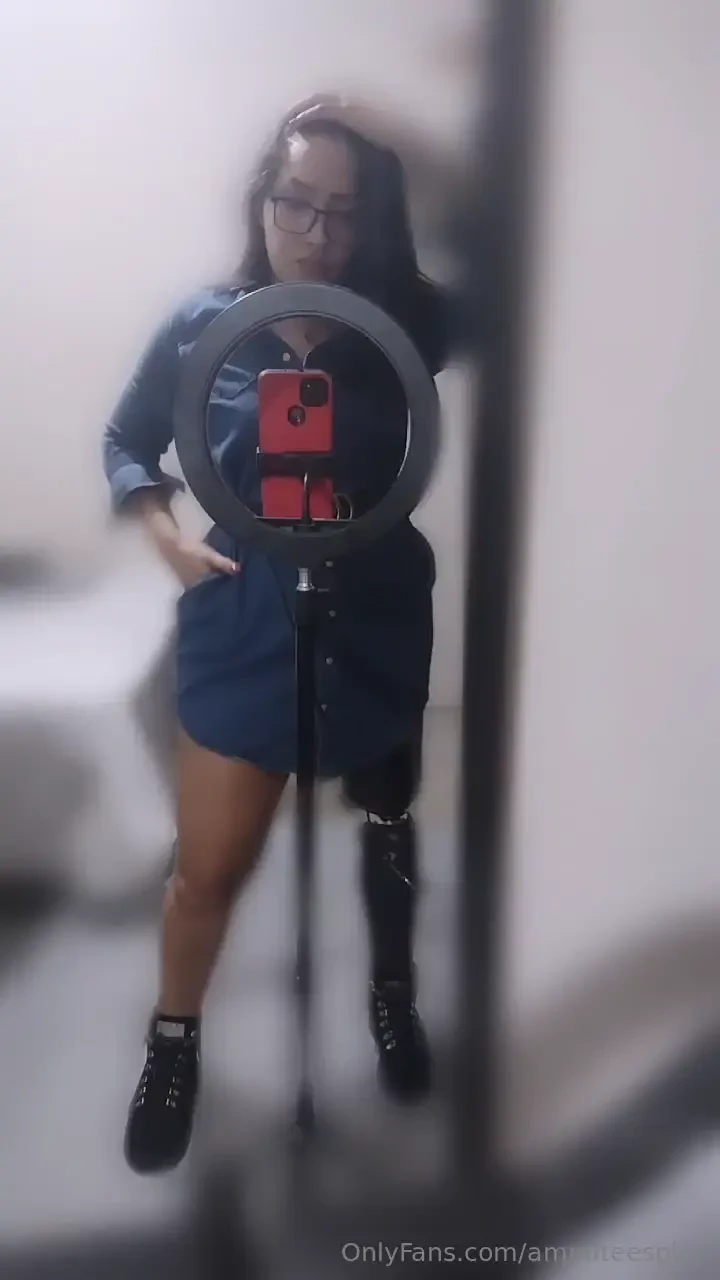 I feel like the most beautiful amputee today which video do you like 