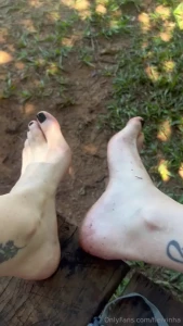 Achei q j tinha postado esse kkkkk fazer trilha meio gore