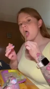 I like rolling blunts i m pretty good with my mouth and tongue my