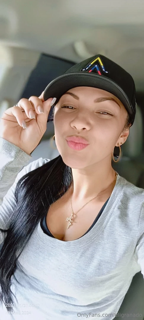 Besitos quien me hace compa a rica kisses who keeps me company 