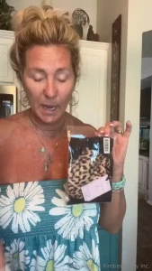 Thank you to my fan in ny so pretty beautiful presentation on gift