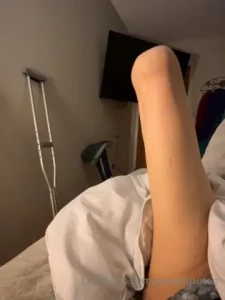 Flex flex flex flexing my knee cap