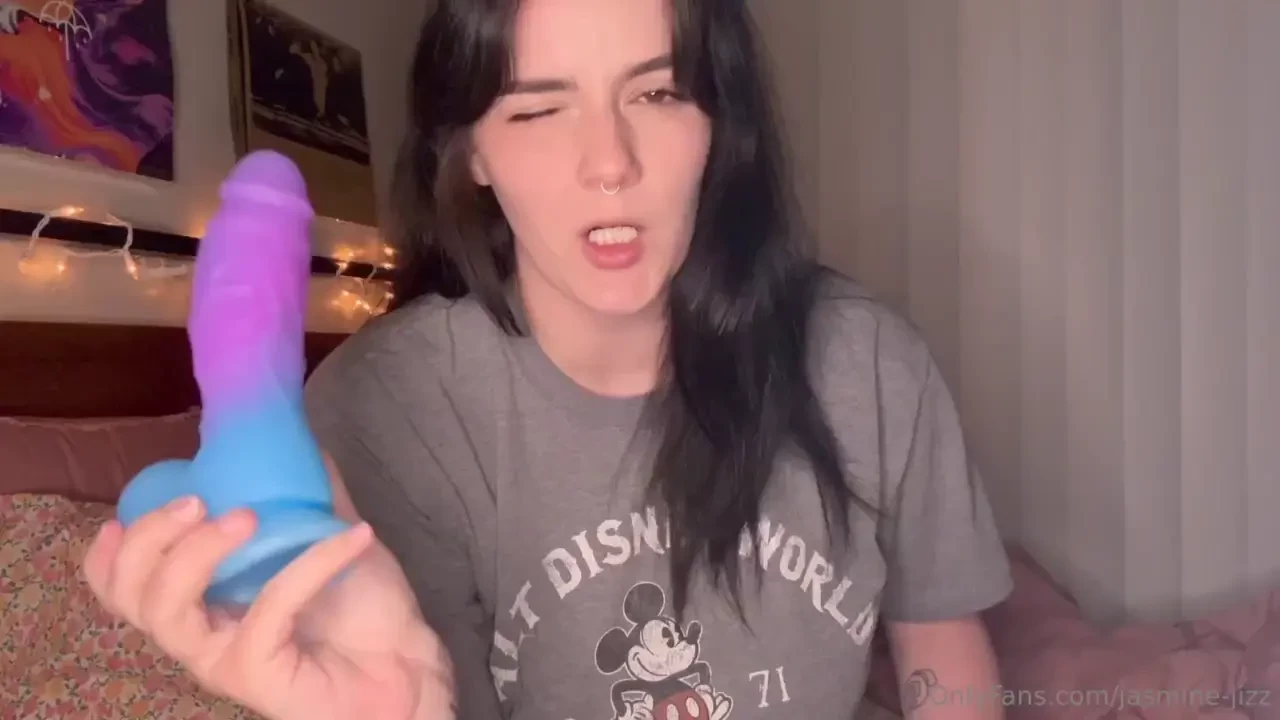 Brushing up on my deepthroat skills 