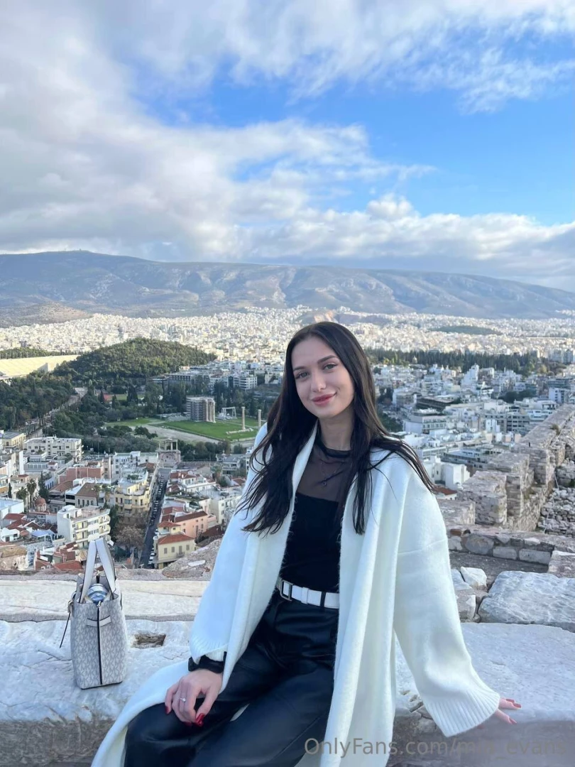 When i travel i always visit historical places i am very interested to 