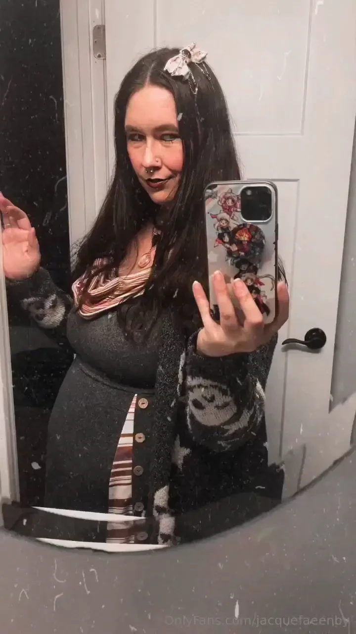 Bath time and some titties with ms kitty halfway under water 