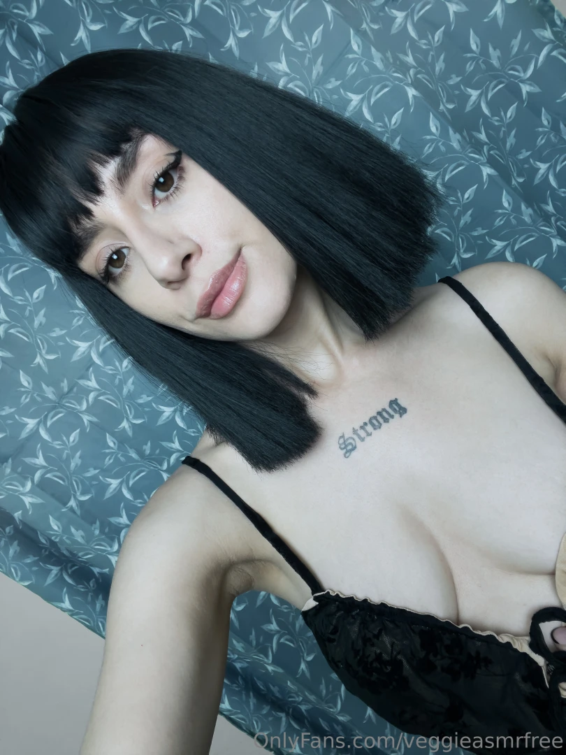 Quieres ver m s de mis tetas te espero en veggieasmr estar enviando 