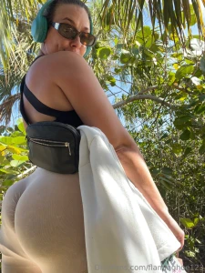 Sometime all a girl wants is to be eaten out in nature part 1