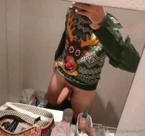 Hey got bored already come get to know my reindeer rudolf s biggest