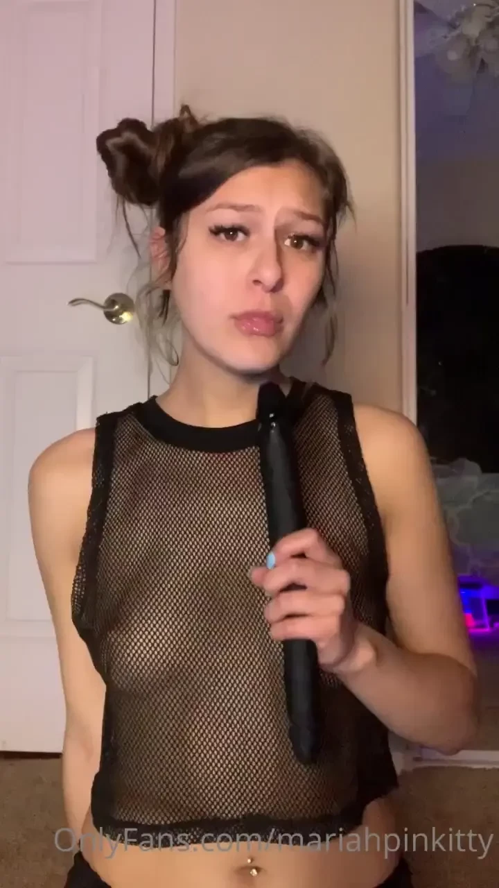 Deepthroating amp sucking a big black dildo seeing how far it can go 