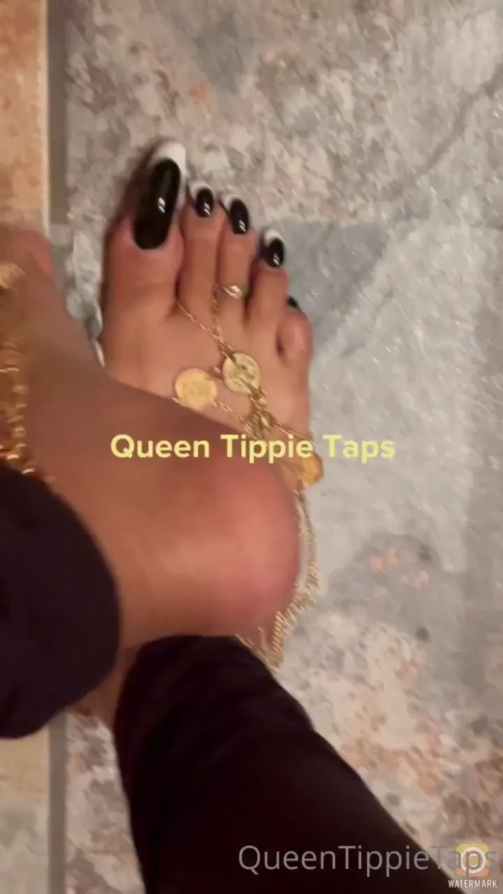 Gold chain feet jewelry 