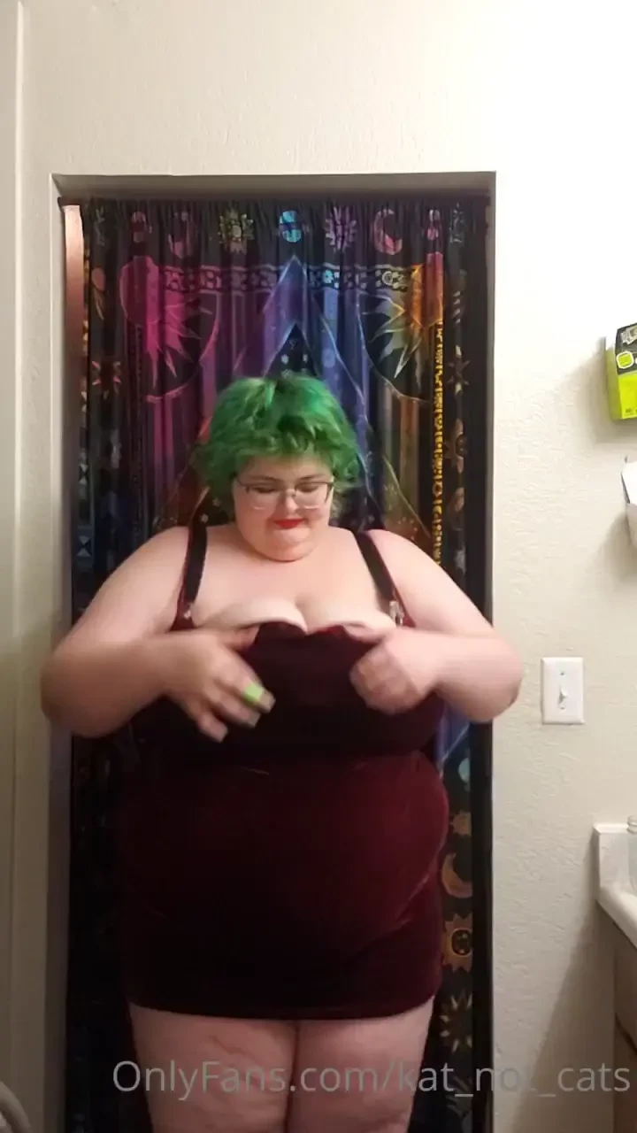 Bouncing around in my bra but its too small 