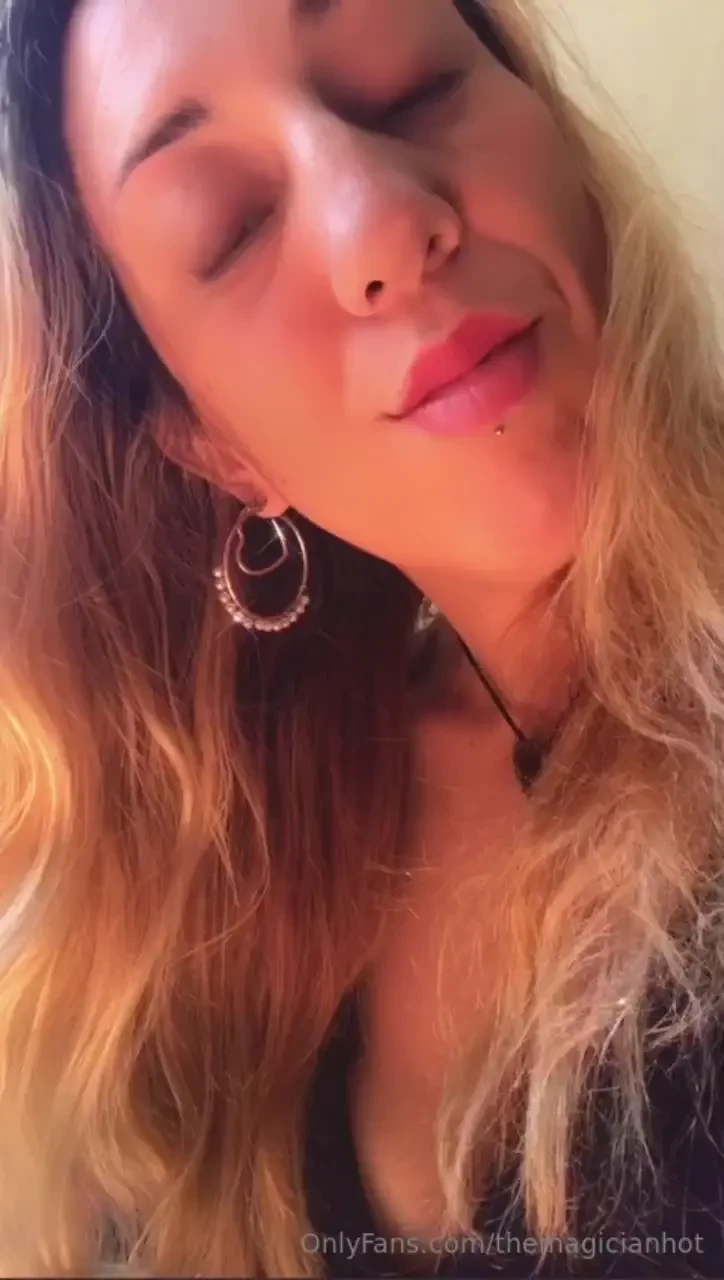 My mouth is enough for us to kiss 