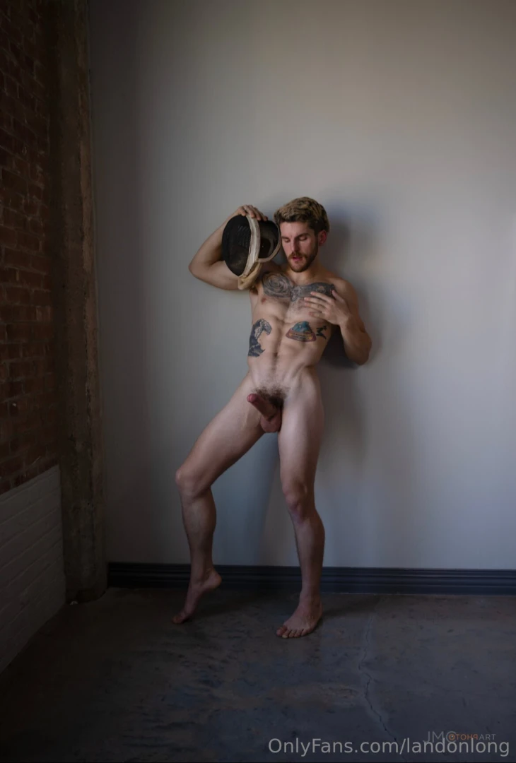 I think i m point to the north pole 