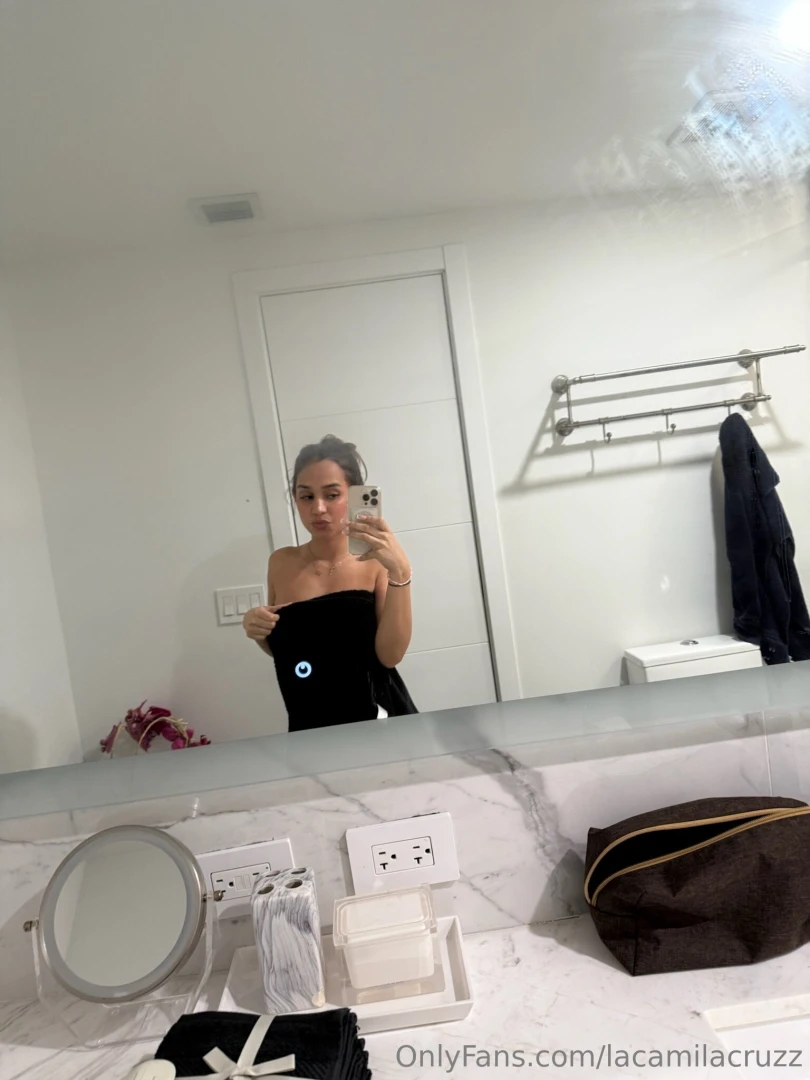 Whos going to tip me so i can buy myself christmas presents i like 