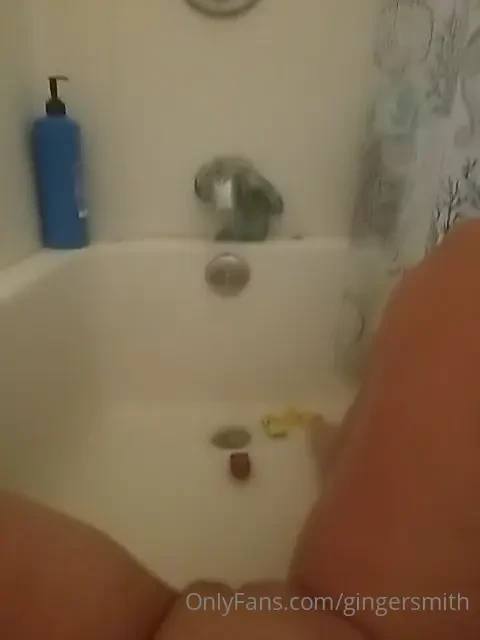 Need a better shower hose to play with my pussy 