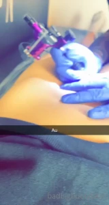 Ich muss schon sagen das mich das tattoo stechen etwas stark geturnt