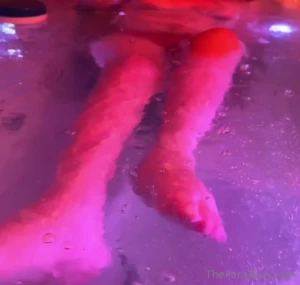 Not a great vid but thought i d post my first full nude from the hot