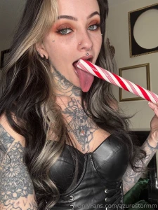 Can i lick your candy cane like this